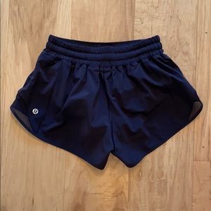 NWOT!!! Black Lululemon Hotty Hot Shorts size 4